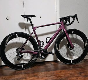 Canyon - Ultimate CF SLX 8 Di2 2023, 2023