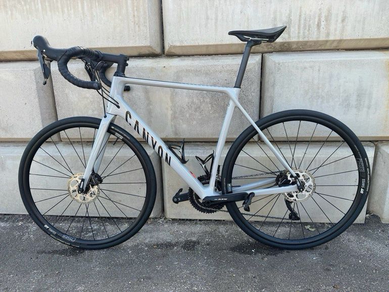 Canyon Ultimate CF SL 7 Disc used in L buycycle USA