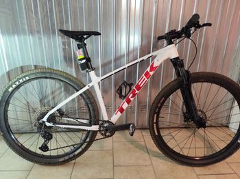 Trek - X-Caliber 8 2022, 2022