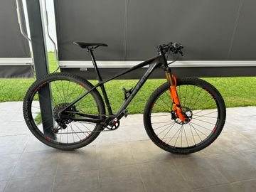 Used CUBE REACTION GTC SLT 2017 2017 Mountainbike, Black, 29, 27.5 — image 1 of 7