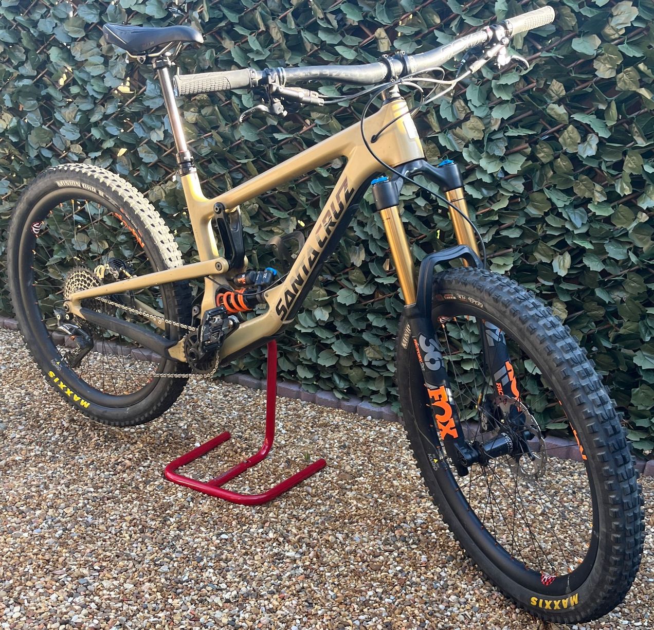 Santa Cruz Nomad 4 CC used in M buycycle UK