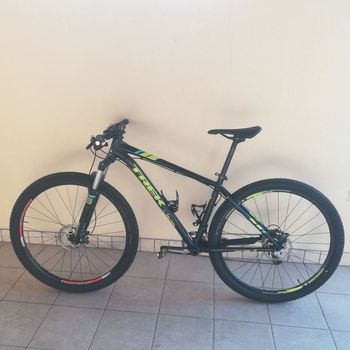 Used Trek X-Caliber 9 2017 2017 Mountainbike, Red, 27.5, 29 — image 2 of 10