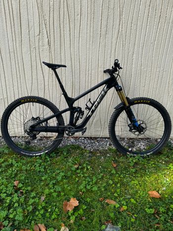 Trek - Slash 9.7 Gen 5 2023, 2023