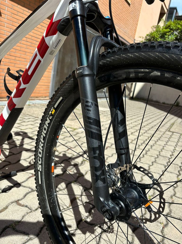 Used Trek Procaliber 9.8 2021 2021 Mountainbike, White, 29 — image 6 of 8