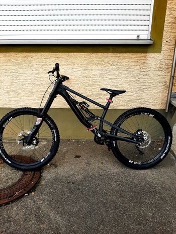 Used Canyon Torque dhx 2018 Mountainbike, Schwarz — image 3 of 3