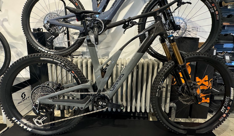 Brugt UNNO IKKI Factory S1 2023 2023 Mountainbike — billede 1 af 4