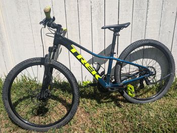 Used Trek Marlin 5 2021 2021 Mountainbike, Black, 27.5, 29 — image 3 of 9