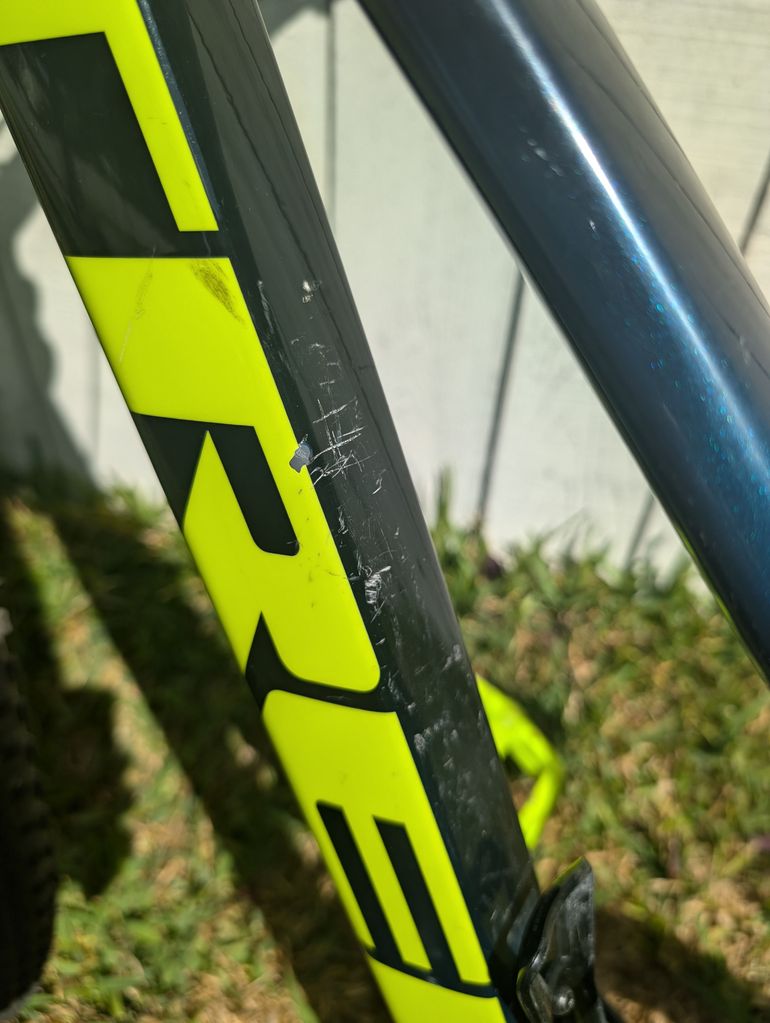 Used Trek Marlin 5 2021 2021 Mountainbike, Black, 27.5, 29 — image 7 of 9