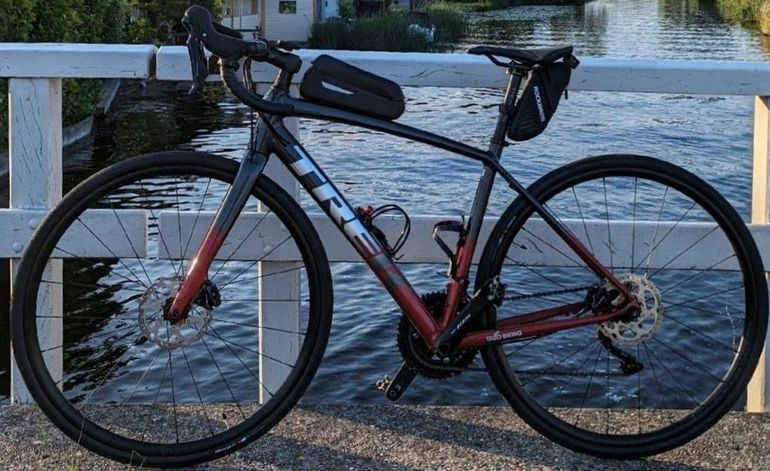 Used Trek Domane AL 5 Disc 2023 2023 Road & Gravel — image 1 of 12