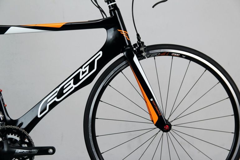 Felt b16 carbon 105 used in 58 cm buycycle LT