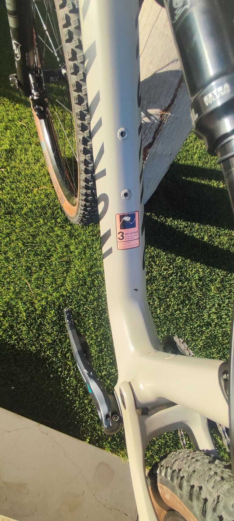 Used Canyon Lux Trail CF 6 2022 2022 Mountainbike, Light Gray, 29 — image 9 of 10