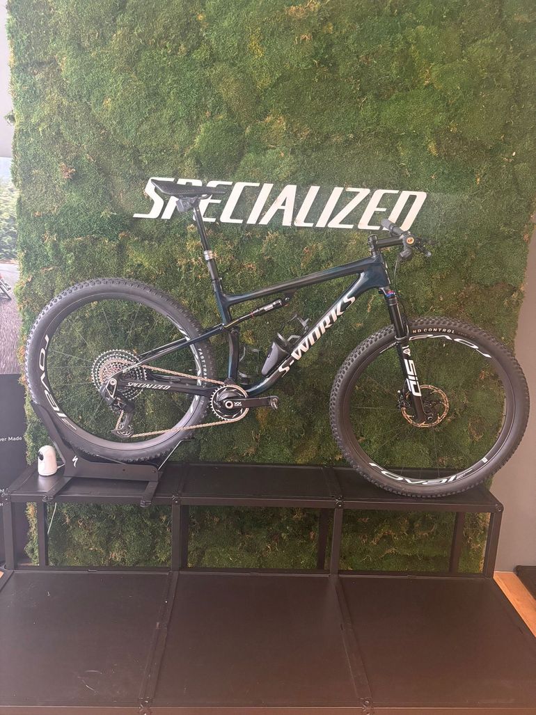 Gebrauchtes Specialized S-Works Epic LTD 2024 2024 Mountainbike, Schwarz, 29 — Bild 1 von 7