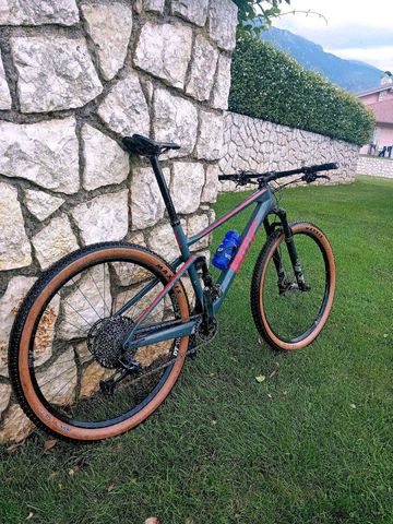 Used BMC FOURSTROKE 01 THREE 2019 2019 Mountainbike, Light Gray, 29 — image 2 of 4