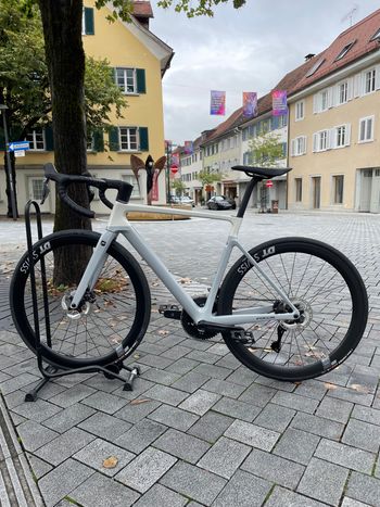 Brugt Focus IZALCO MAX 9.8 2024 2024 Road & Gravel — billede 3 af 3