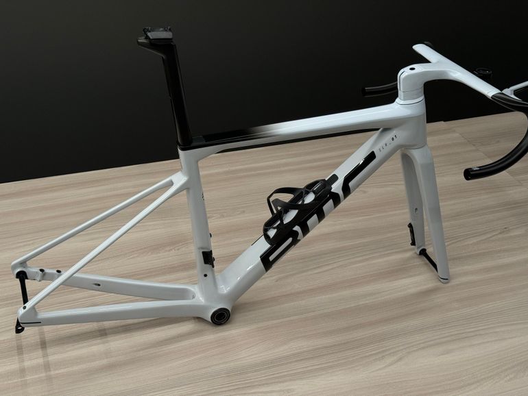 BMC Teammachine SLR 01 Frameset 2023 Road & Gravel usato, Bianco — immagine 2 di 5