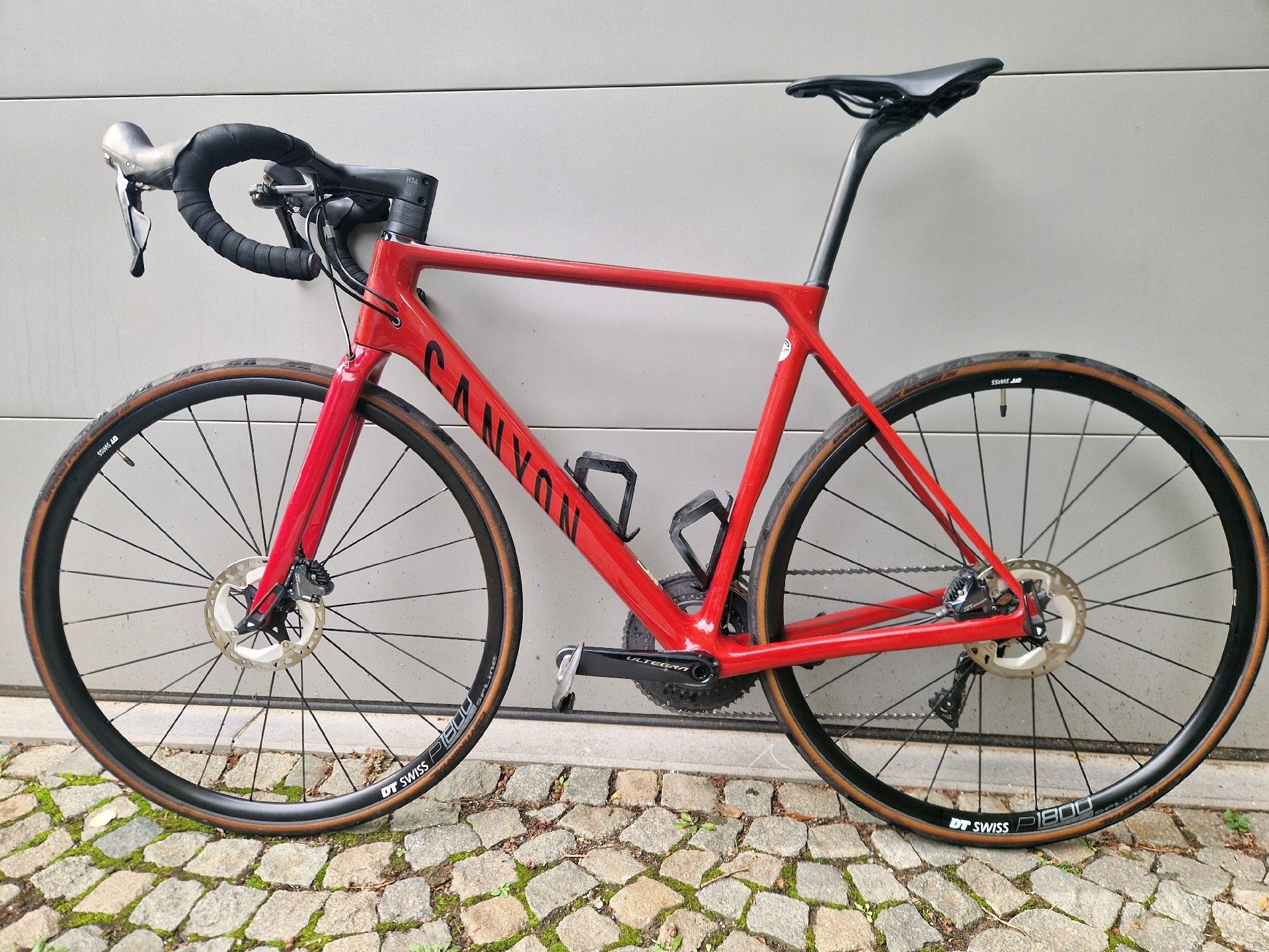 Canyon Ultimate CF SL 8 Disc used in M buycycle