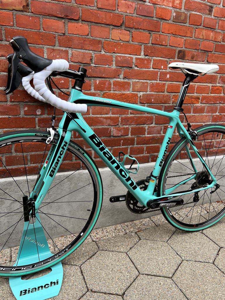 Bianchi Intenso Carbon Shimano Ultegra 11x2/7,9kg/Size 55/Fulcrum/Good  Condition! used in 55 cm | Black Friday Deals | buycycle USA