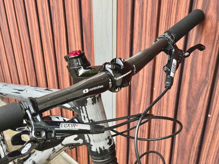 Used Cannondale Flash 3 2012 Mountainbike, Light Gray — image 9 of 16