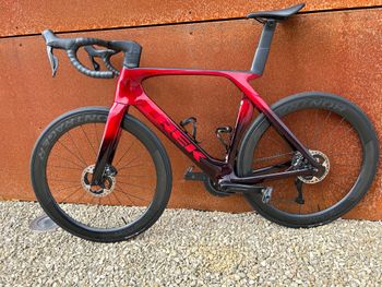 Used Trek Madone SLR 7 Gen 7 2023 2023 Road & Gravel, Red — image 2 of 14