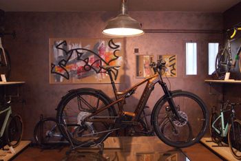 Used Focus Thron 6.8 EQP 2024 Mountainbike, Naranja — image 2 of 4