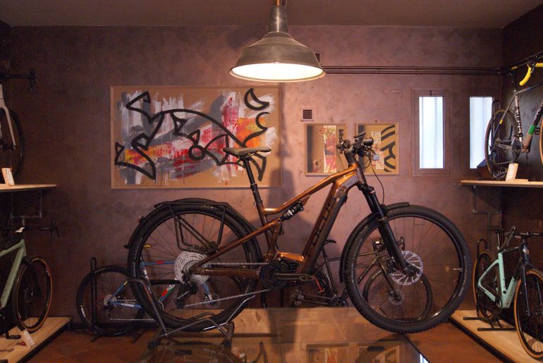 Used Focus Thron 6.8 EQP 2024 Mountainbike, Naranja — image 2 of 4