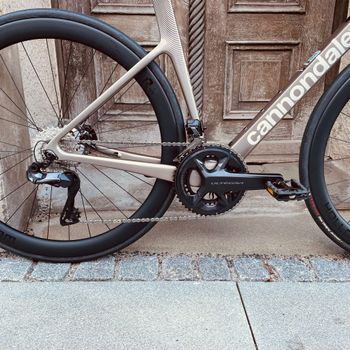 Cannondale SuperSix EVO 2 2024 2024 Road & Gravel usato, Grigio chiaro — immagine 2 di 3