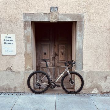 Gebrauchtes Cannondale SuperSix EVO 2 2024 2024 Road & Gravel, Hellgrau — Bild 1 von 3
