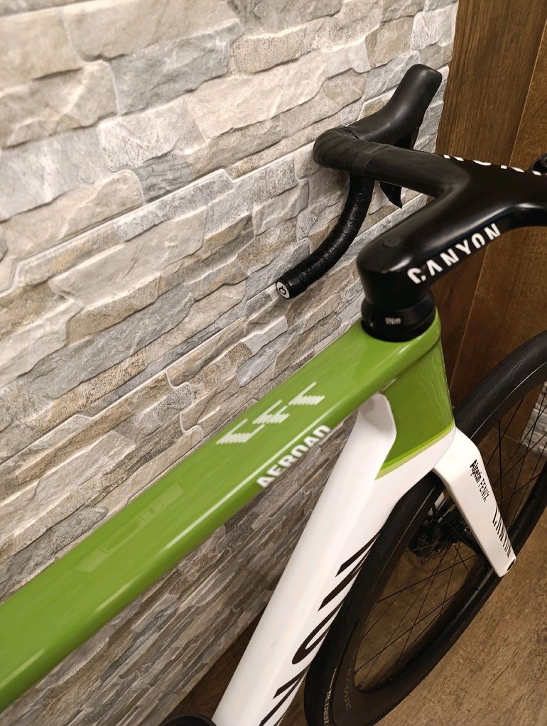 Used Canyon Aeroad CFR Disc Di2 2023 2023 Road & Gravel, White — image 10 of 10