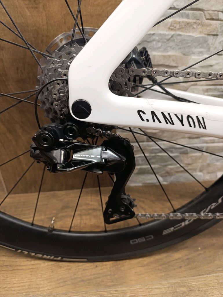 Used Canyon Aeroad CFR Disc Di2 2023 2023 Road & Gravel, White — image 5 of 10