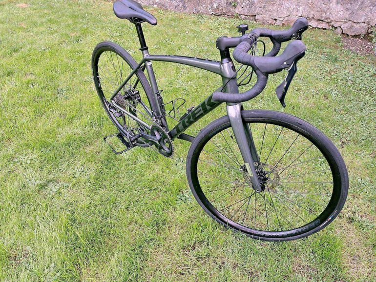Used Trek Domane AL 5 Disc 2021 2021 Road & Gravel, Schwarz — image 1 of 17