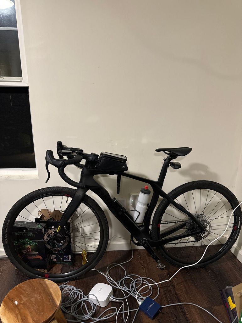 Used Pinarello GREVIL F EKAR 2023 2023 Road & Gravel, Black — image 1 of 4