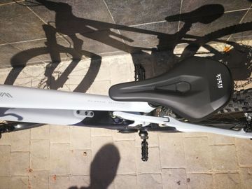 Used Orbea WILD M10 2024 2024 Mountainbike, Light Gray, 29 — image 6 of 7