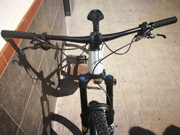 Used Orbea WILD M10 2024 2024 Mountainbike, Light Gray, 29 — image 7 of 7