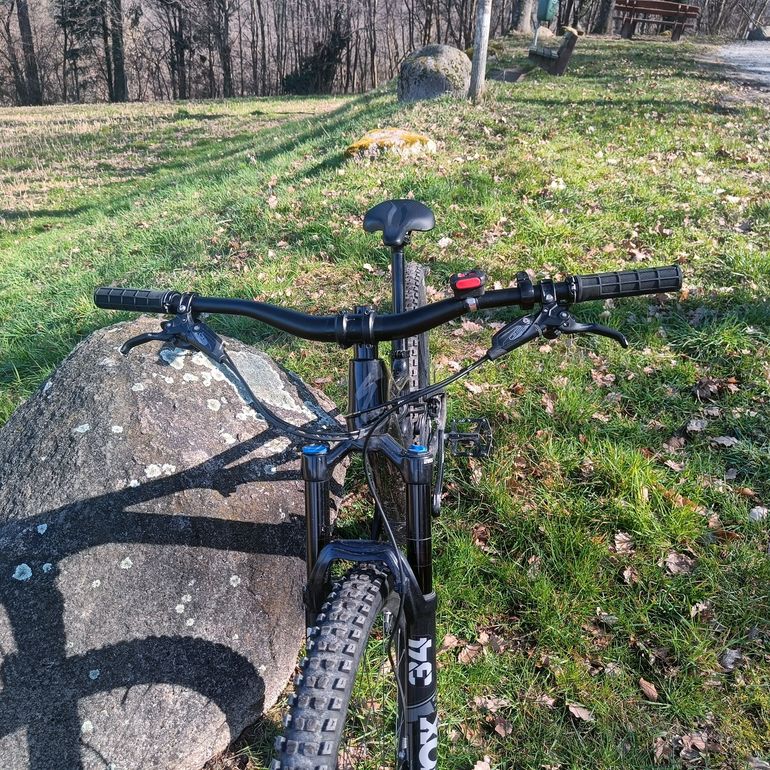 Used Specialized Stumpjumper Expert Carbon 29 2020 2020 Mountainbike, Schwarz, 29 — image 10 of 15