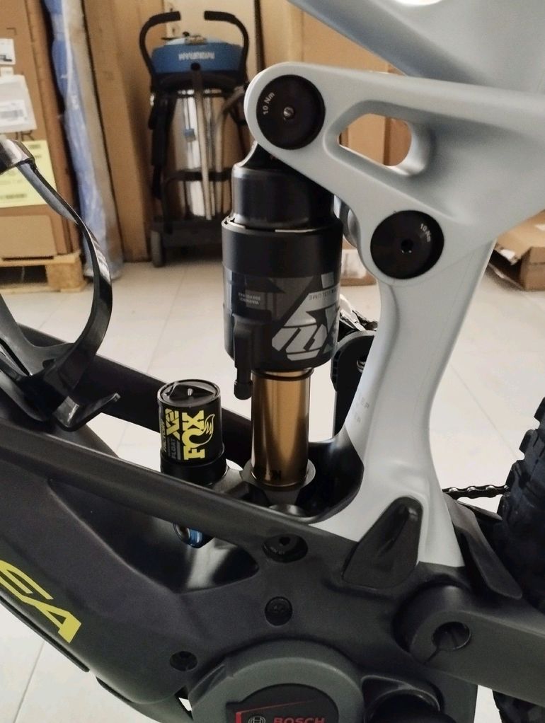 Used Orbea WILD M-LTD 20mph 2023 2023 Mountainbike, Weiß, 29 — image 5 of 12