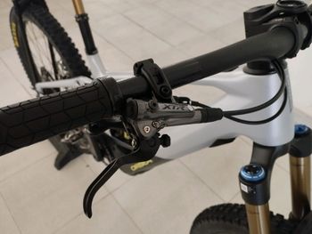Used Orbea WILD M-LTD 20mph 2023 2023 Mountainbike, Weiß, 29 — image 6 of 12