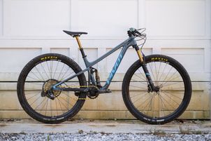 Pivot - Mach 4 SL Pro X01 w/ 120mm Fork 2022, 2022