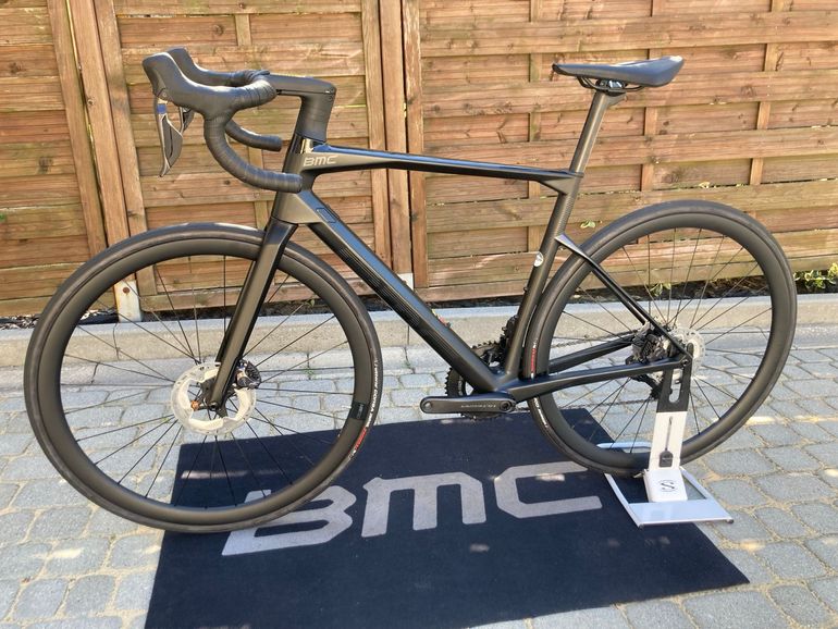 Used BMC Roadmachine 01 FIVE 2023 2023 Road & Gravel, Black — image 4 of 4