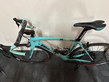 Used Bianchi Oltre XR.2 Dura Ace Di2 2016 2016 Road & Gravel — image 6 of 7