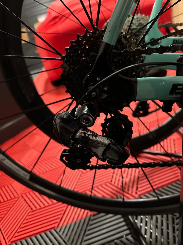 Used Bianchi Oltre XR.2 Dura Ace Di2 2016 2016 Road & Gravel — image 3 of 7