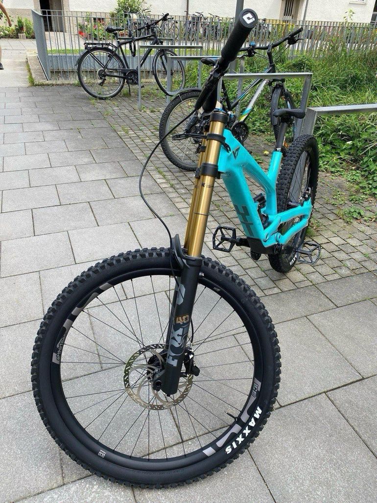 Used YT Industries Tues CORE 4 29 2023 2023 Mountainbike, Azul — image 6 of 20