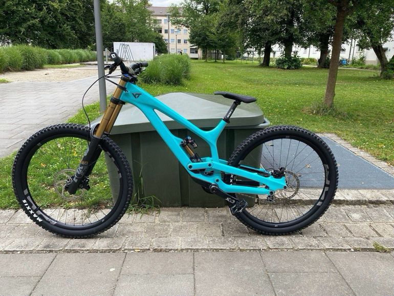 Used YT Industries Tues CORE 4 29 2023 2023 Mountainbike, Azul — image 1 of 20