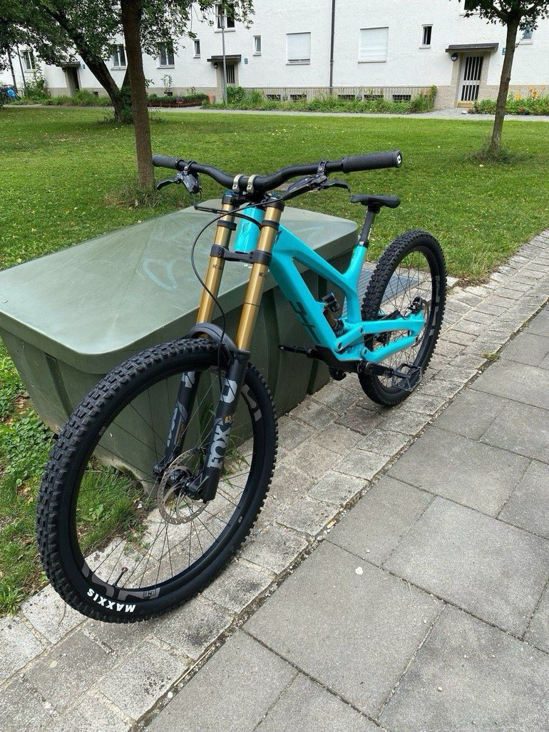Used YT Industries Tues CORE 4 29 2023 2023 Mountainbike, Azul — image 2 of 20
