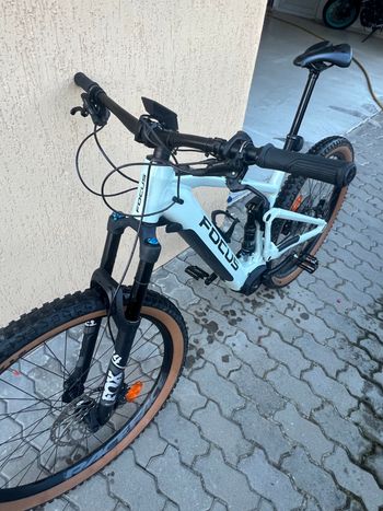 Gebrauchtes Focus JAM2 6.8 NINE 2021 2021 Mountainbike, Hellgrau, 29 — Bild 2 von 8