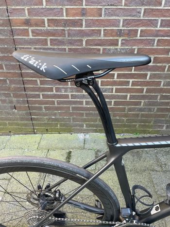 Used Canyon Endurace CF SLX 8 Di2 2017 2017 Road & Gravel, Black — image 7 of 8
