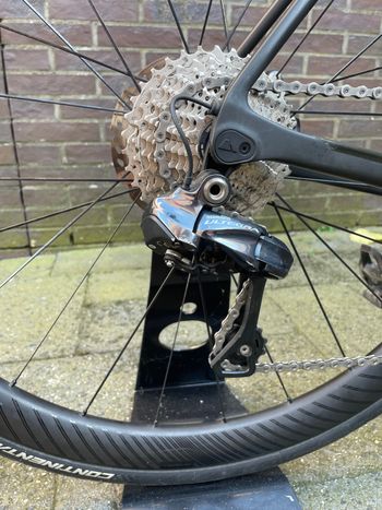 Used Canyon Endurace CF SLX 8 Di2 2017 2017 Road & Gravel, Black — image 4 of 8