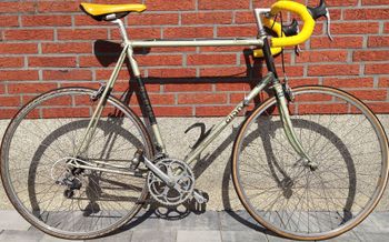 Used Giant Peloton 1990 Road & Gravel, Black — image 1 of 12