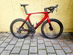 Trek - Madone SLR 7 eTap Gen 7, 2023