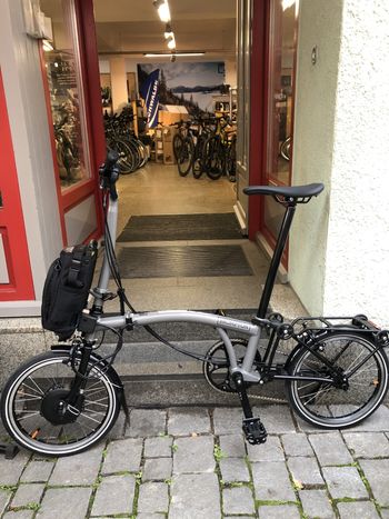 Used Brompton Brompton P-Line Electric 2022 Road & Gravel, Red — image 1 of 4