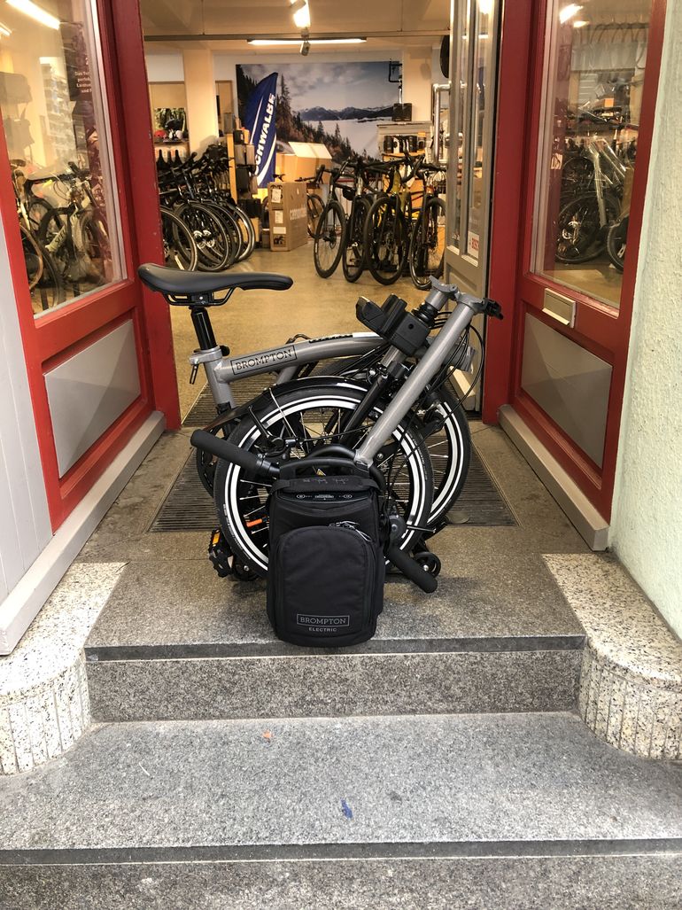 Used Brompton Brompton P-Line Electric 2022 Road & Gravel, Red — image 4 of 4